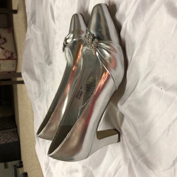 Size 7 Angel Steps silver heels. - Picture 2 of 5